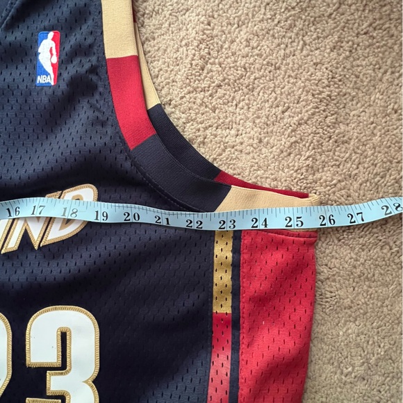 LeBron James Cleveland jersey - Picture 4 of 6